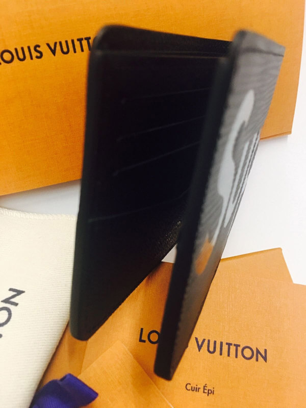 【人気商品】ルイヴィトン シュプリーム コラボ 偽物 LV 財布 M67718 ポルトフォイユ・スレンダー 二つ折り財布 ブラック メンズ