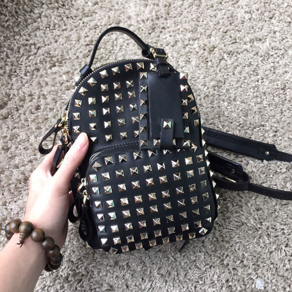 2018新作 ヴァレンティノ ヴァレンティノスーパーコピー　RockStud leather mini backpack