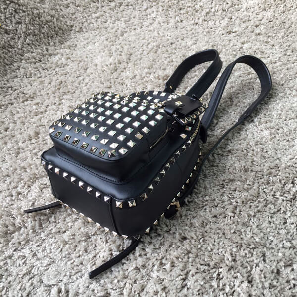 2018新作 ヴァレンティノ ヴァレンティノスーパーコピー　RockStud leather mini backpack