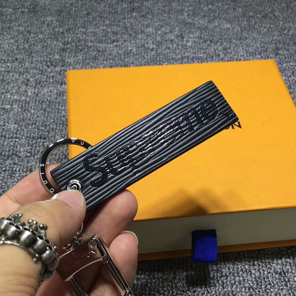 最新 ルイヴィトン キーホルダー 偽物 コピー シュプリーム キーホルダー BLACK