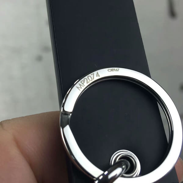 最新 ルイヴィトン キーホルダー 偽物 コピー シュプリーム キーホルダー BLACK