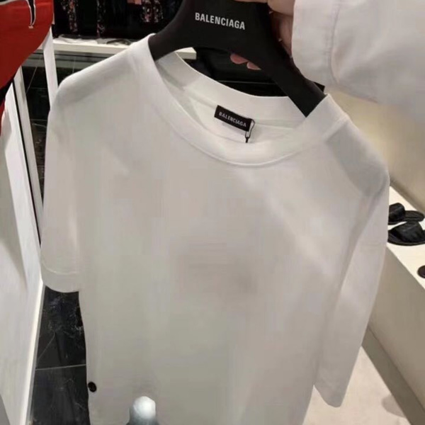 すぐ届く♪【バレンシアガ】バックプリントがポイント Tシャツ白黒 WH9000