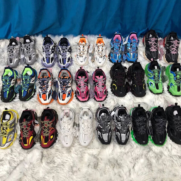注目商品♪バレンシアガ 偽物 トラック Track Trainers トラックスニーカー 542023W1GB11000