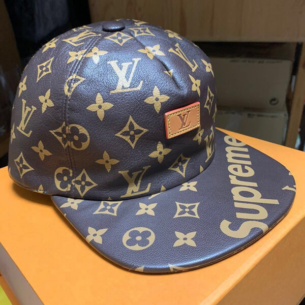 人気話題コラボ！シュプリーム×ルイヴィトン コピー 5-Panel Hat モノグラム柄レザーキャップ 茶 Size【フリー】【スーパーコピー】