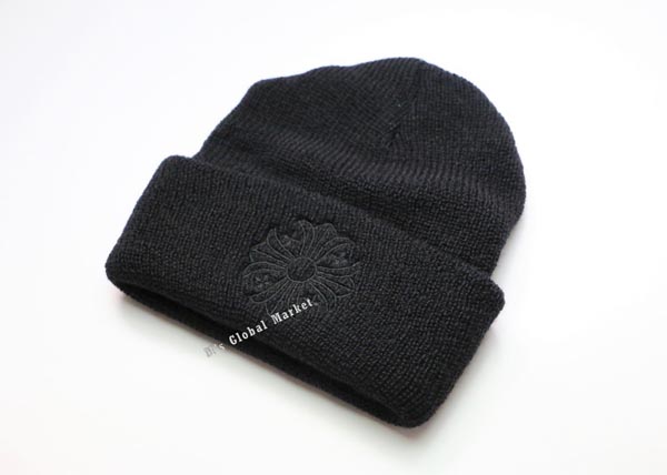 クロムハーツ キャップ コーデ 偽物 ニット帽子 マルチプラス 黒刺繍