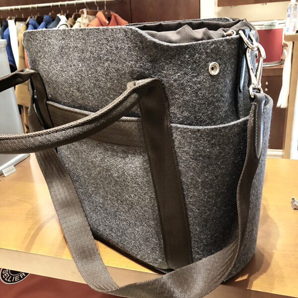 SAUT エルメス トートバッグ 偽物 AU GRAND PALAIS 2020 SAC de PANSAGE"GROOM"Feutre