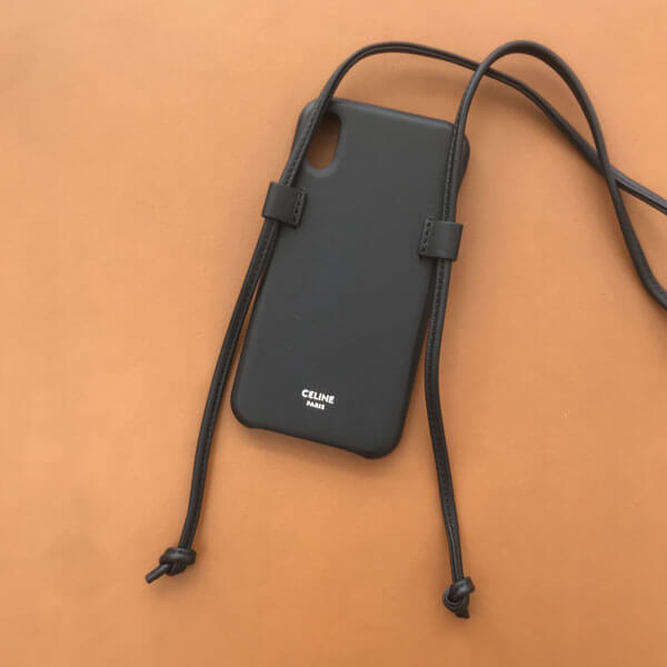 送料込【セリーヌ】ストラップ付き ラムスキン iPhone X/XS ケース
