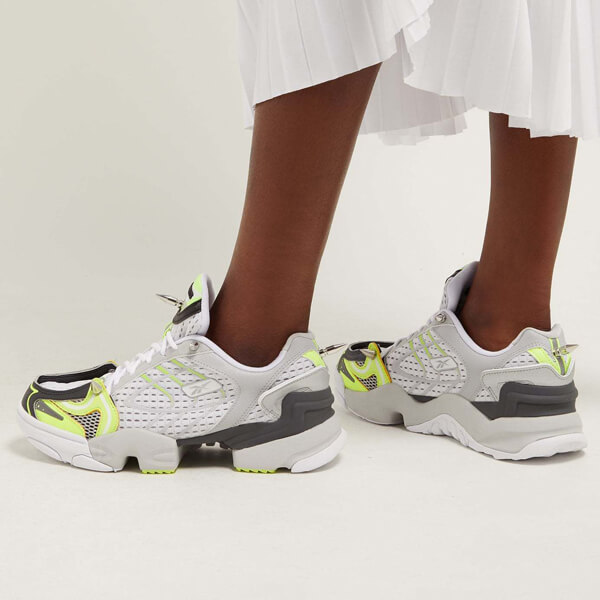 新色☆希少 ヴェトモン X Reebok Spike Runner 400 偽物