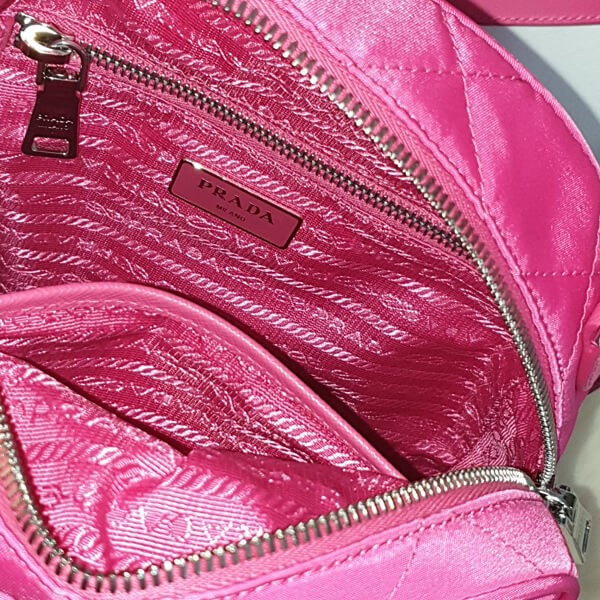 プラダ TESSUTO キルティングナイロンバックパック偽物