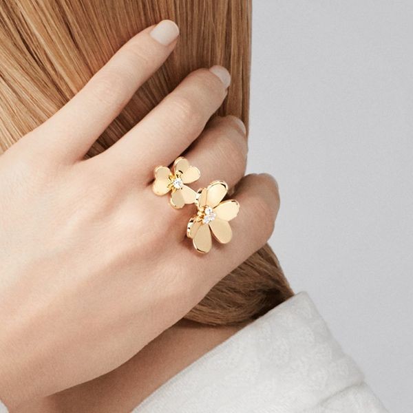 【Van Cleef & Arpels 偽物】フリヴォル アントレ レ ドア リング VCARB67600