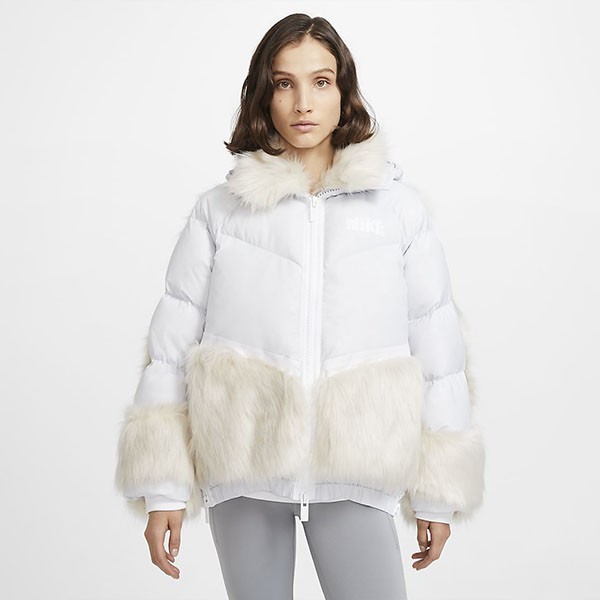 確保済み！追跡あり！ナイキ x sacai 偽物 レディース NRG PARKA ダウンジャケットCT3267-010​