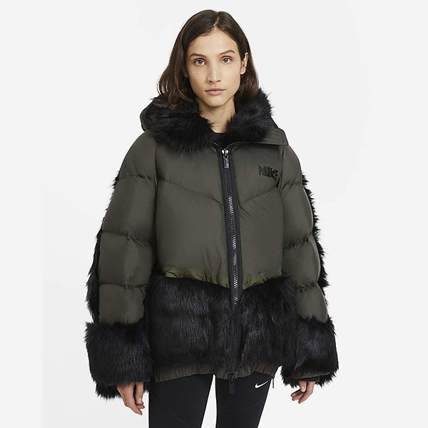 確保済み！追跡あり！ナイキ x sacai 偽物 レディース NRG PARKA ダウンジャケットCT3267-010​