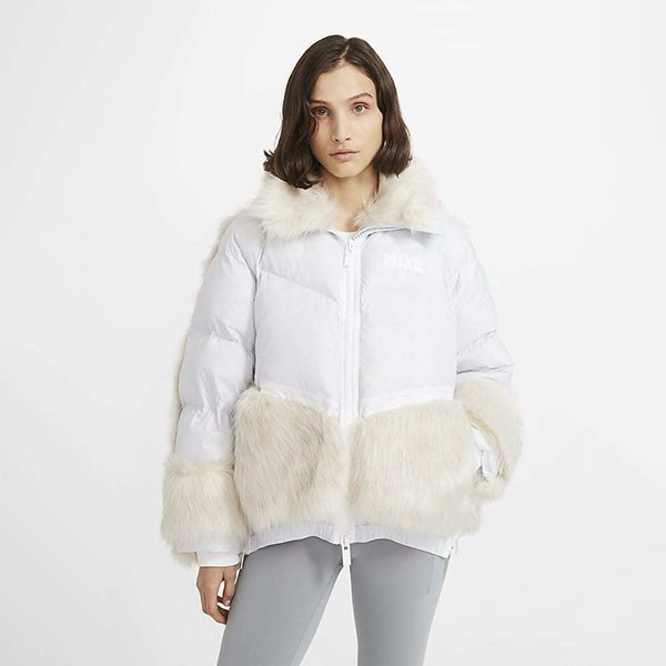 確保済み！追跡あり！ナイキ x sacai 偽物 レディース NRG PARKA ダウンジャケットCT3267-010​