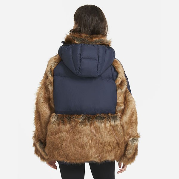 確保済み！追跡あり！ナイキ x sacai 偽物 レディース NRG PARKA ダウンジャケットCT3267-010​