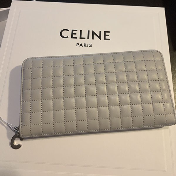 ★セリーヌ★Cチャーム ジップアラウンド長財布 コピー★キルト