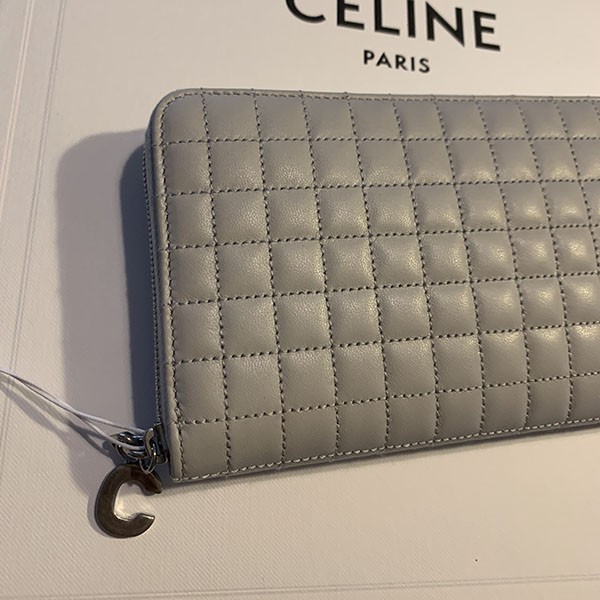 ★セリーヌ★Cチャーム ジップアラウンド長財布 コピー★キルト