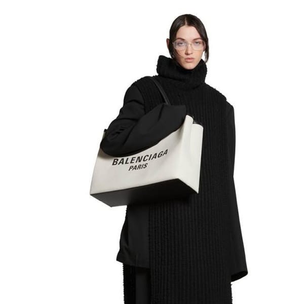 バレンシアガ ロゴプリント入り DUTY FREE ラージトートバッグ コピー 7599652AAOK9260