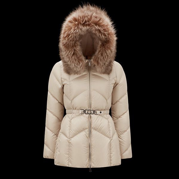 モンクレール Loriotショートダウンジャケット 偽物★ロゴ