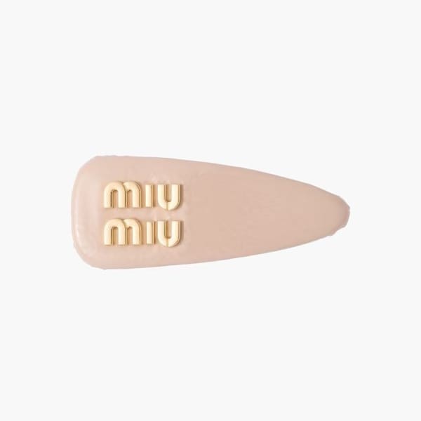 miumiu ヘアピン 偽物 パテントレザー ロゴ ヘアクリップ 全色