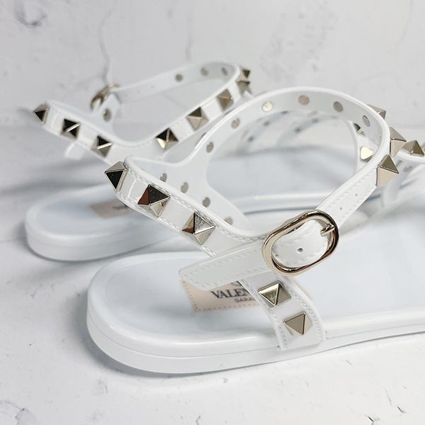 ヴァレンティノ 偽物ROCKSTUD FLAT RUBBER SANDAL サンダル3色
