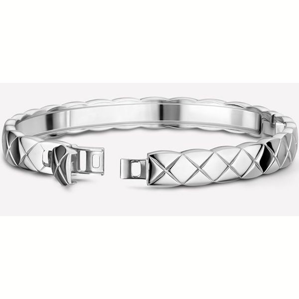 華やかエレガント【シャネル ココクラッシュ 偽物 bracelet