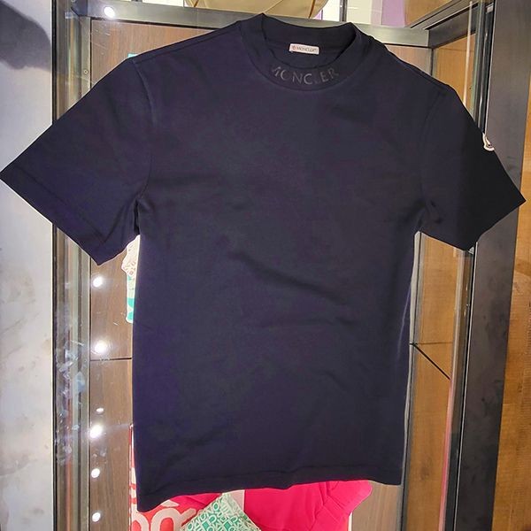 大人気 モンクレール コピー衿にレタリング付きTシャツ【各色】H20918C000