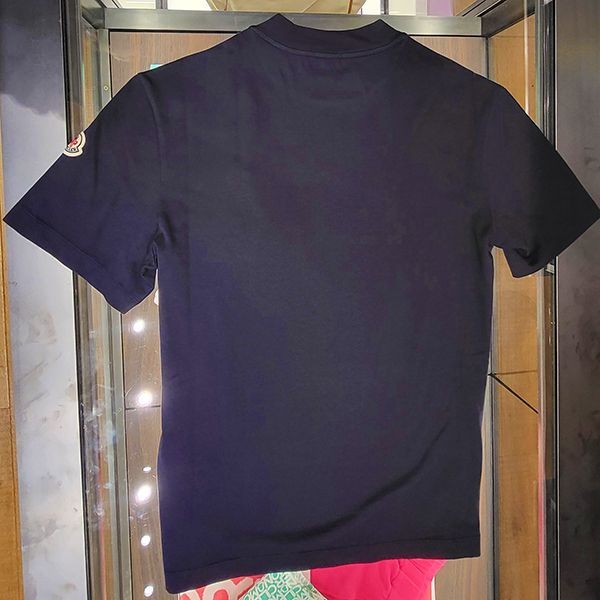 大人気 モンクレール コピー衿にレタリング付きTシャツ【各色】H20918C000