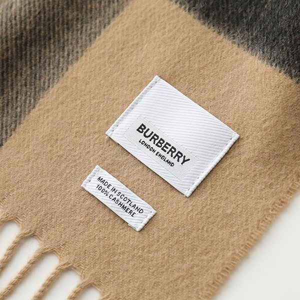バーバリー マフラー 偽物HALF MEGA CHECK CASHMERE SCARF8015550