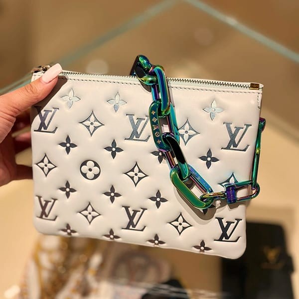 注目商品！ルイヴィトン 偽物 LV SKI クッサン BB ショルダーバック M23617