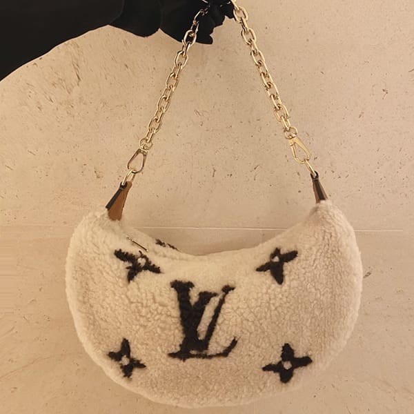 注目商品！ルイヴィトン LV SKI もこもこ バッグ コピー オーバー ザ ムーン M23321