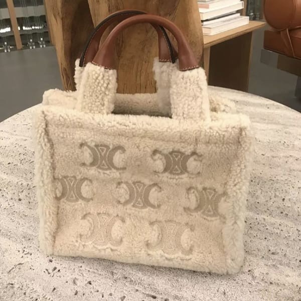 セリーヌ 偽物  ハンドバッグ トリオンフ刺繍入り 199163FK502NT