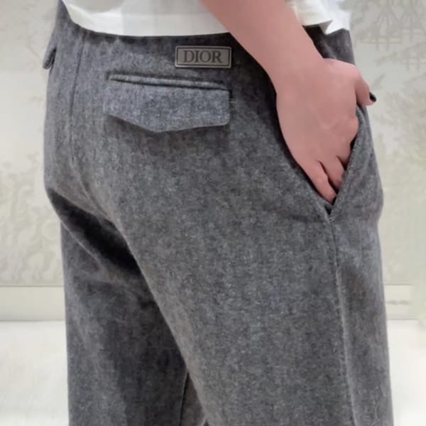 ディオール アイコンズ トラックパンツ 偽物 413J133A0681_C888
