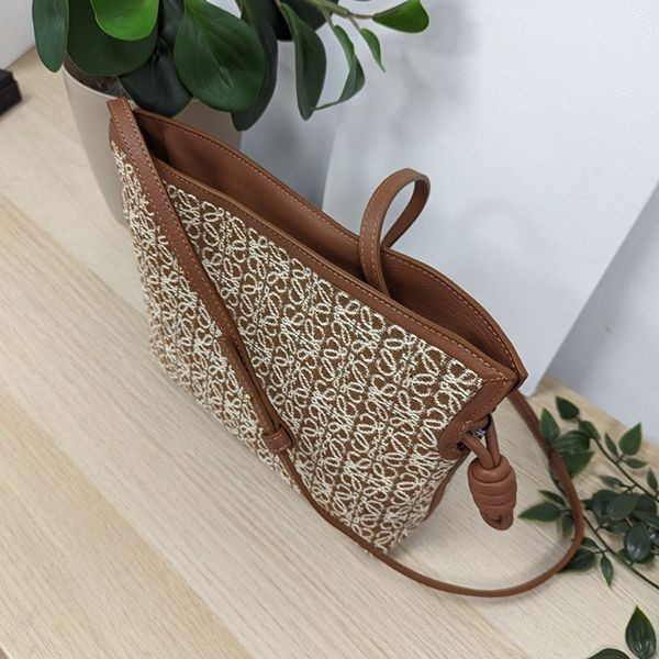 人気商品★【ロエベ】フラメンコ 偽物ショルダーバッグ A411FC2X38