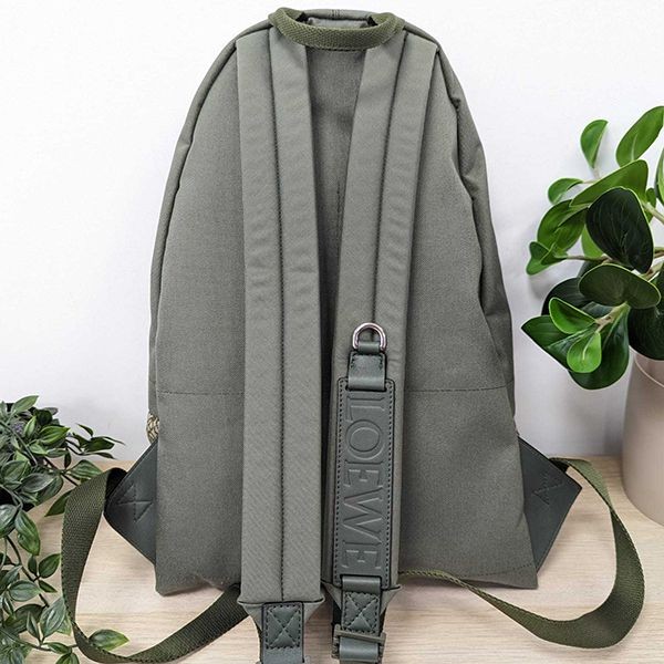 激安価格！【ロエベ】アナグラム バックパック 偽物 B664R17X01