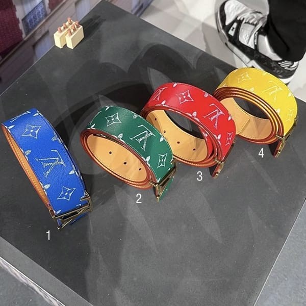 ルイヴィトン ベルト スーパーコピー  LV イニシャル 40MM リバーシブル 4色 M8458V