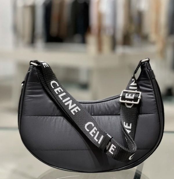 大特価★セリーヌ アバキルティングショルダー アヴァ偽物cl02201
