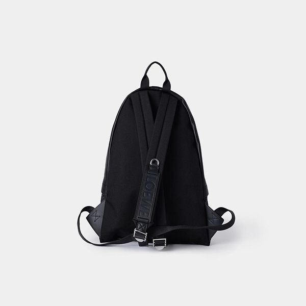 ロエベ レディース バックパック偽物・リュックB926R17X02