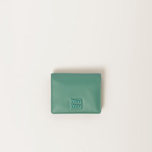 ミュウミュウ ソフティパデッドレザー 折り財布 5MV204_2F8K_F0E05