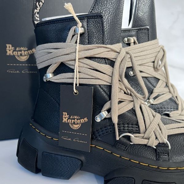 リックオウエンス ドクターマーチン 偽物 DR. MARTENS X リック オウエンス 1460 DMXL MEGA LEATHER BOOT