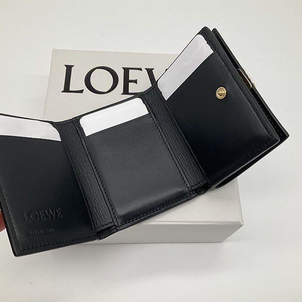 ロエベ パファー アナグラム トライフォールド ウォレット C821TR2X10