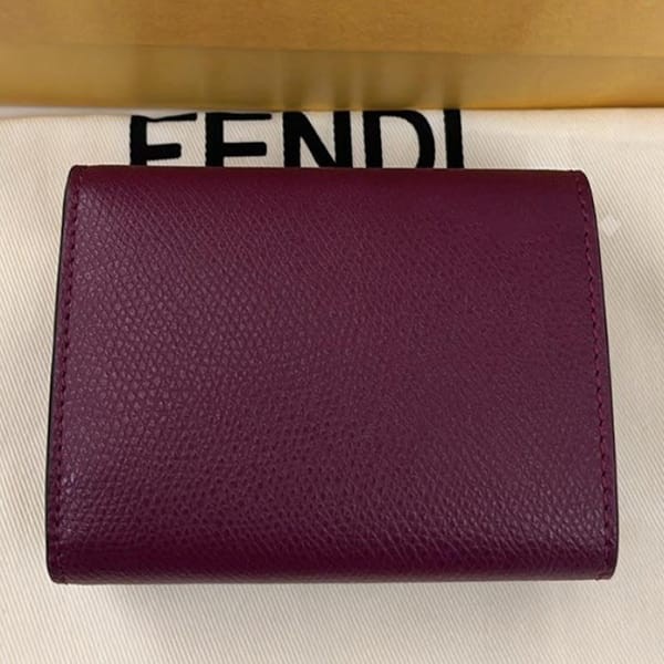 フェンディ 偽物 FFダイヤモンド ツートン 三つ折り財布 8色 8M0480ALV4F1N1G