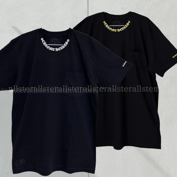 クロムハーツ ネックロゴ プリントTシャツ 偽物