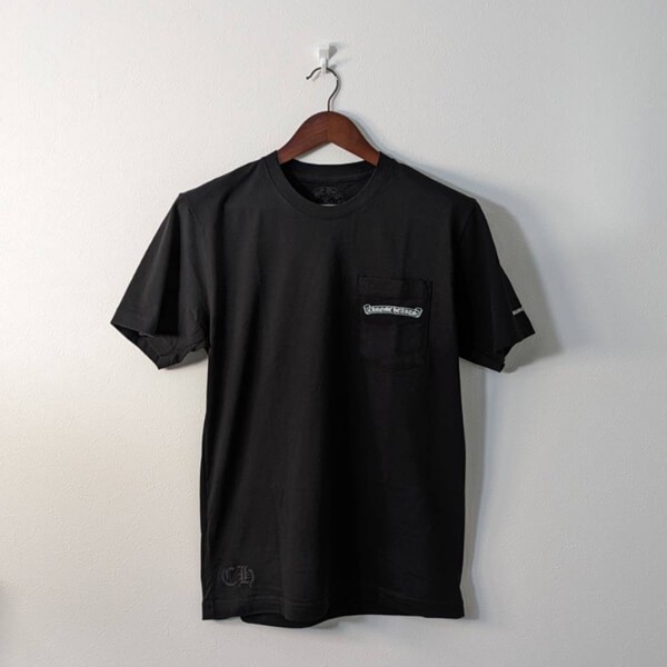 クロムハーツ スクロール ロゴ Tシャツ 偽物 半袖 Short Sleeve tee