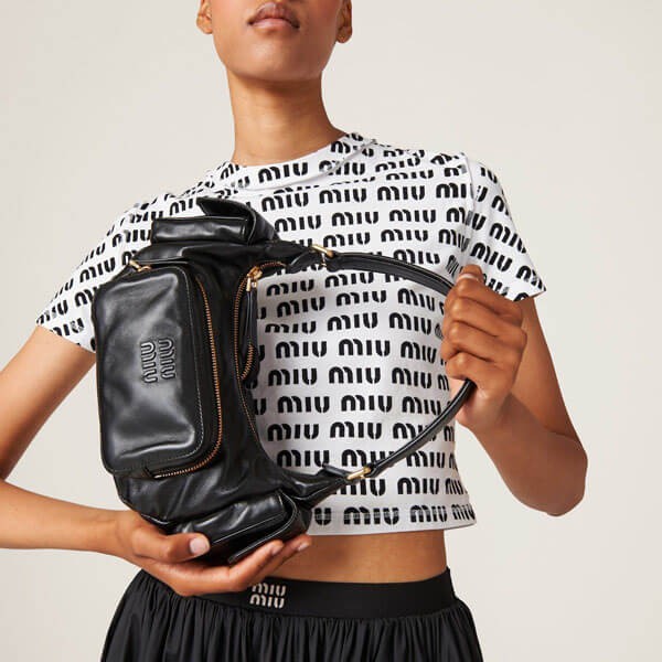 ミュウミュウ ロゴ プリントコットン Tシャツ 偽物 MJN450_12P2_F0009_S_231