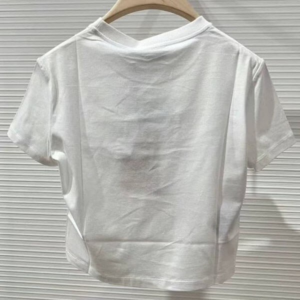 ミュウミュウ ロゴパッチ コットン ジャージー Tシャツ 偽物 MJN49514ATF0009