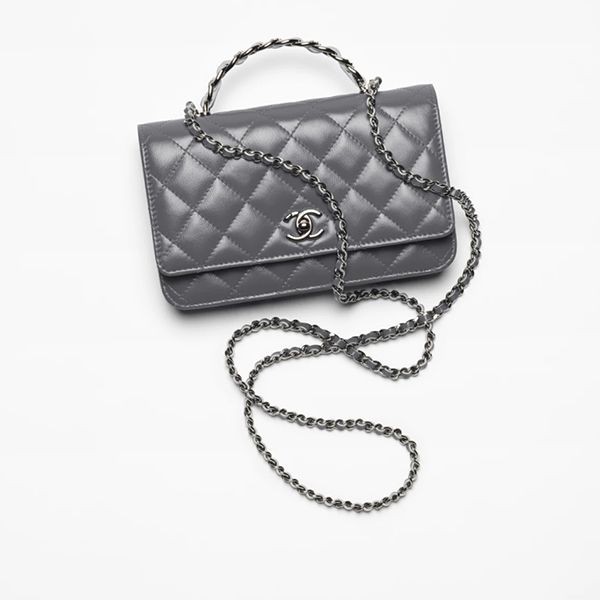シャネル チェーンウォレット シャイニー AP3645 B14291 NR652