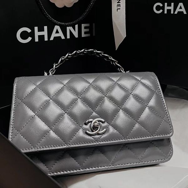 シャネル チェーンウォレット シャイニー AP3645 B14291 NR652
