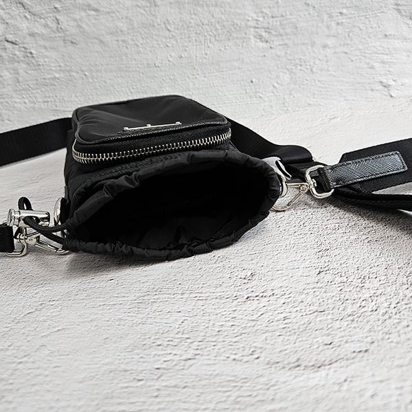 バイラ付録プラダ★Re-Nylon スマホケース 偽物ショルダーバッグ★pd04061