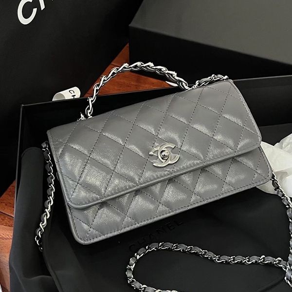 シャネル チェーンウォレット シャイニー AP3645 B14291 NR652