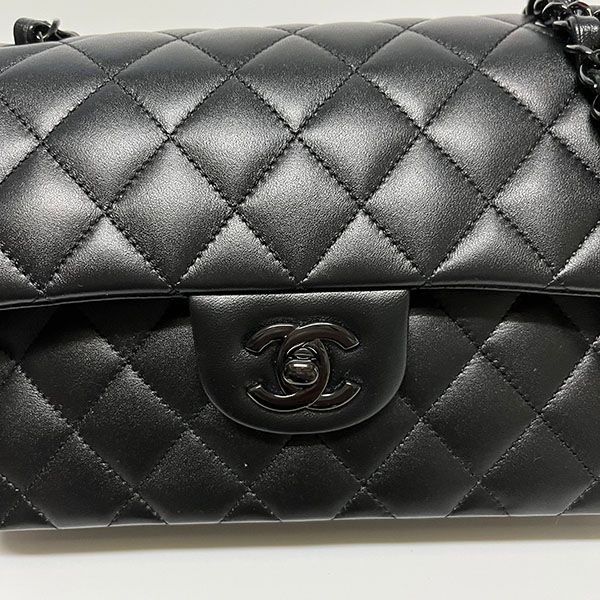 シャネル ミニフラップバッグ コピー マトラッセ A01113 B06311 94305